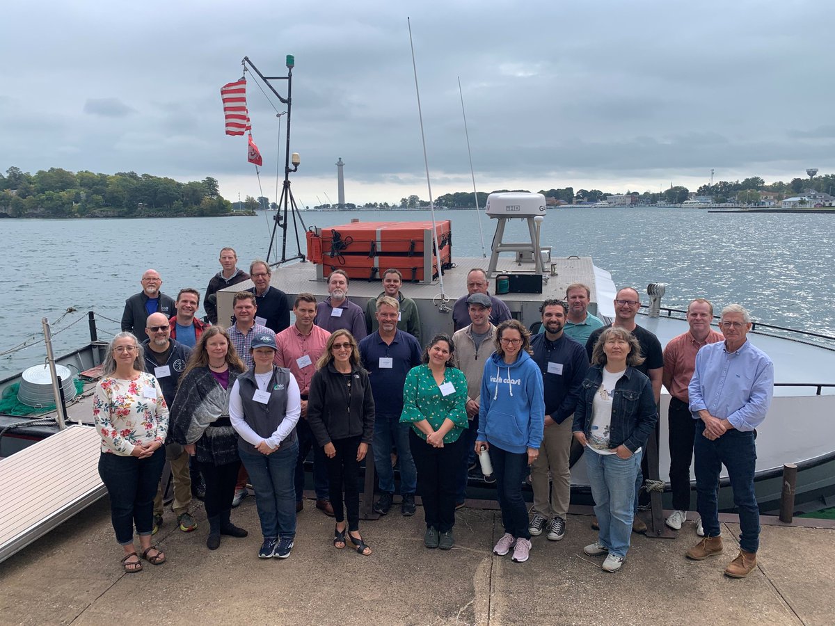 GLCommission's tweet photo. @CIGLR_UM @stonelab @GLHABsCollab @OhioState @ohioseagrant @CFAES_OSU Always great to be out on #LakeErie! 

Thanks for hosting us @stonelab! https://t.co/nWwZrD8t1K