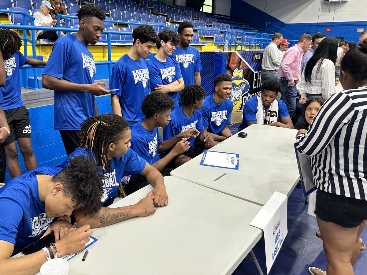 🏀📸 Meet and Greet Fun! 📸🏀 We had an incredible time connecting with our amazing fans in Wilburton, OK! ✨ ✍️ Signing autographs and making memories with the community was a blast! 💙 Thank you for your love and support, Wilburton! 🌟 #CommunityLeaders #MountaineerPride