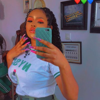 Mimi gold tweet media