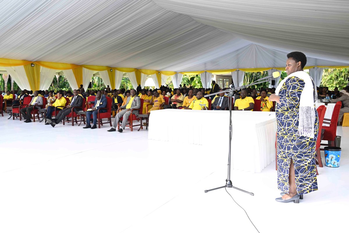 While chairing the NRM Caucus at Entebbe State House this afternoon, I directed the Minister for finance to put out a statutory instrument within two weeks on the interest paid to money lenders in accordance with the inflation which the NRM will support. These moneylenders who