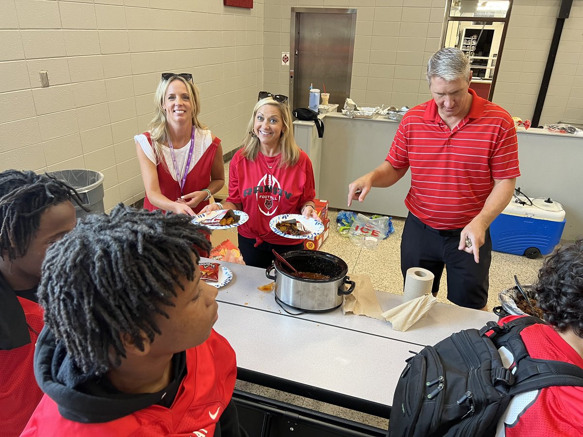 RamayRedWolveFB's tweet photo. Ramay Junior High: home to the Red Wolves and the best parents a coach could ask for. https://t.co/3bu0uDIukD