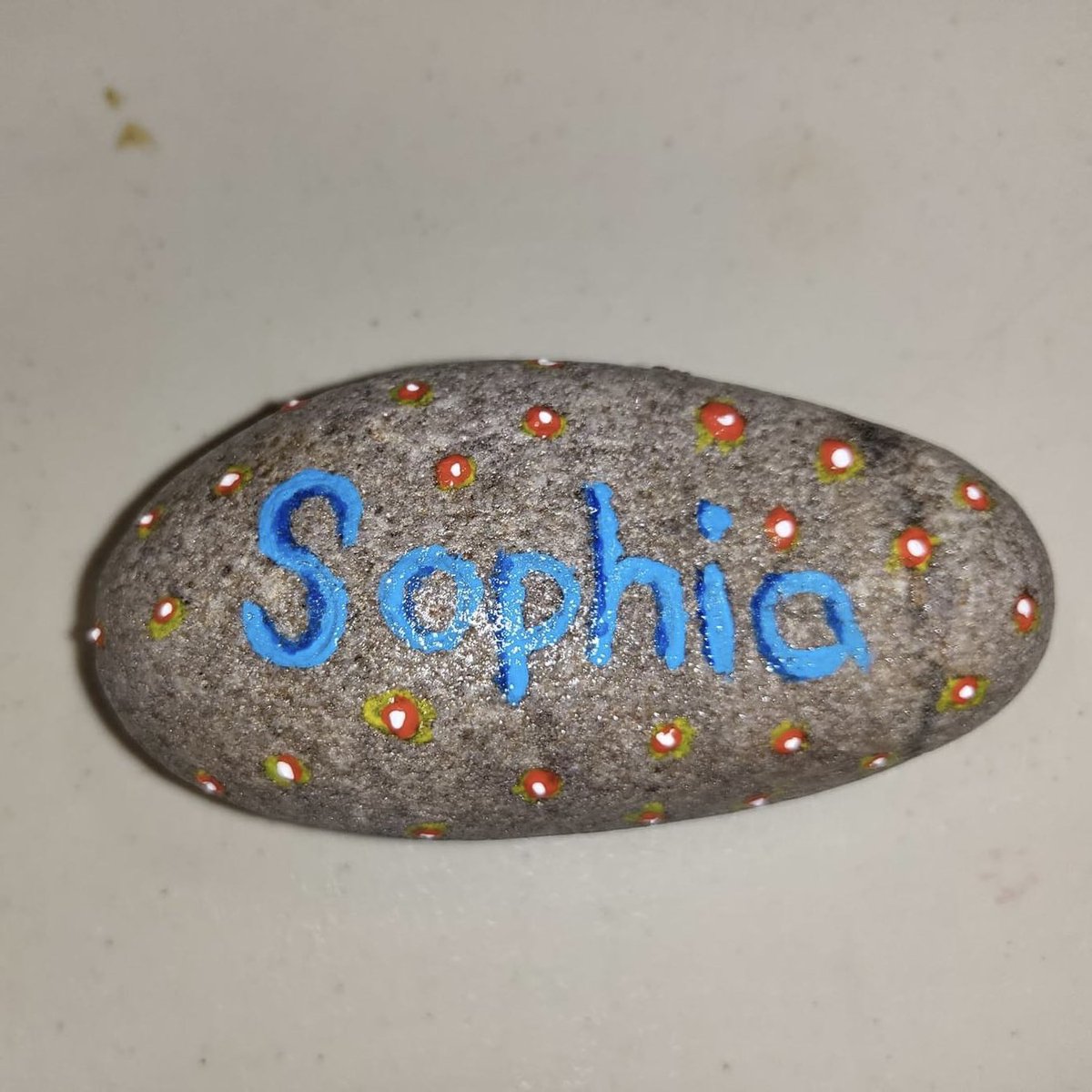 If you’ve been along #HadriansWall in the last week &amp; seen this stone tucked into #SycamoreGapTree please DM me. It was left last Sat in memory of a young woman I knew, &amp; we’d love it if it could be retrieved for her family, or respectfully replaced somewhere else nearby. Thanks.