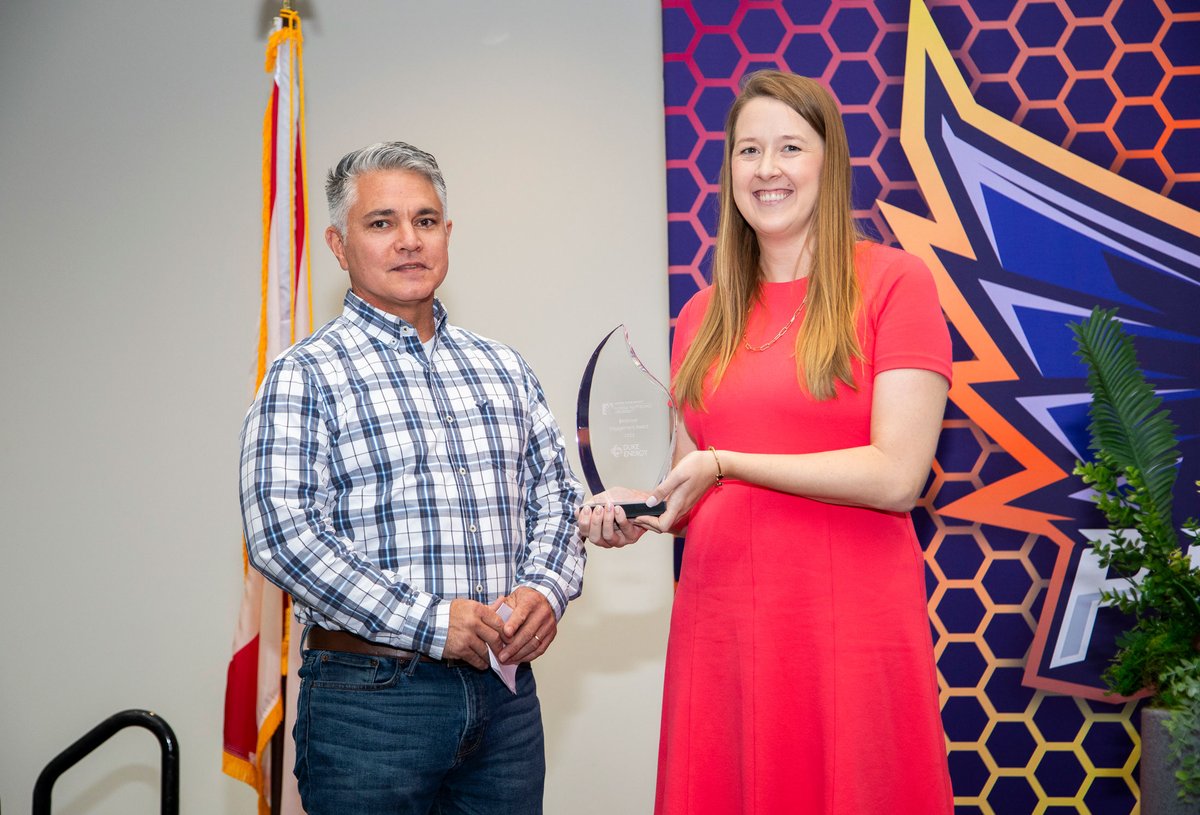 Celebrating Duke Energy's support for STEM education at #FLPoly! The company received the inaugural Employer Engagement Award for its commitment to shaping future STEM leaders. 🙌

floridapoly.edu/news/articles/…