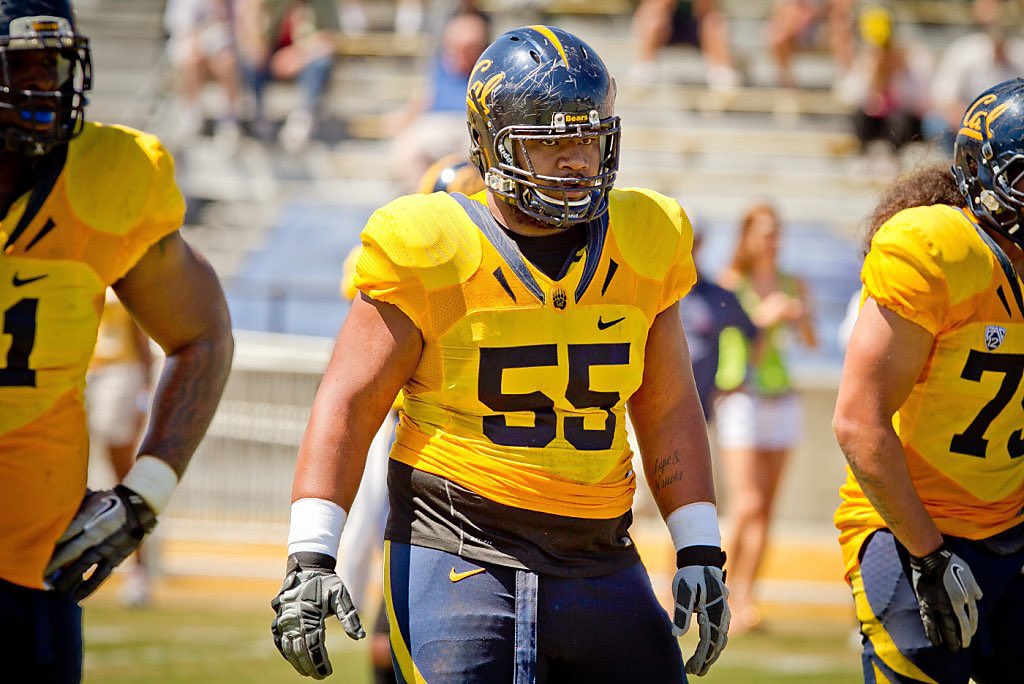 SacBee_JoeD's tweet photo. Sad news out of Del Paso Heights. 
One of the all-time Pacers players &amp; personalities in Vei Moala has died. 
Will update. 
Was a dominant lineman for @grant_union as a 3-year anchor from 2008-10. Was our SacBee Defensive Player of Year in 2010 who played in trenches at Cal. https://t.co/Q7QPJ1lwK7