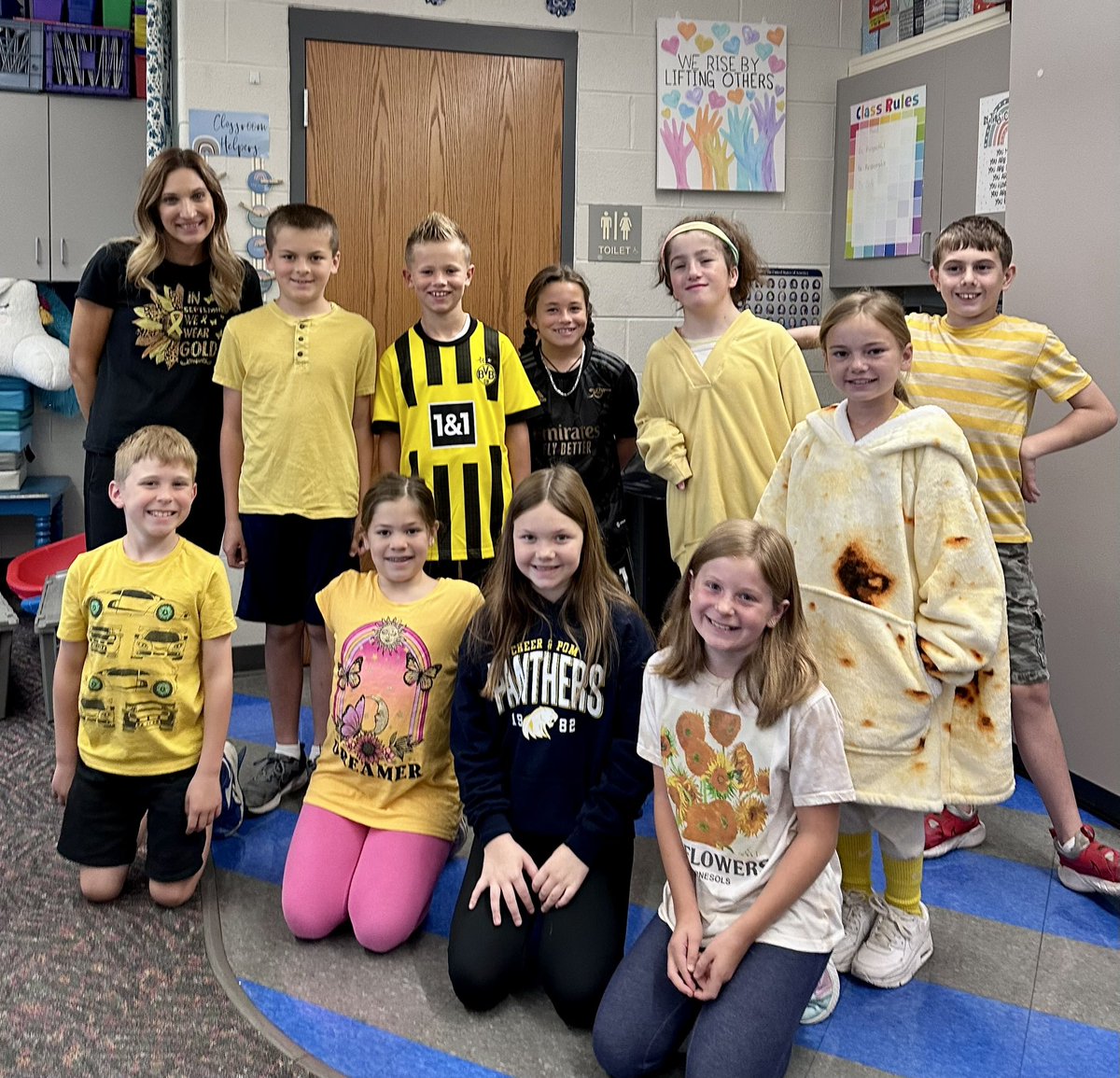 classrmsanders's tweet image. I loved seeing all the gold today for childhood cancer.  We are Caleb’s support team. @SLCSBrummer Team Caleb