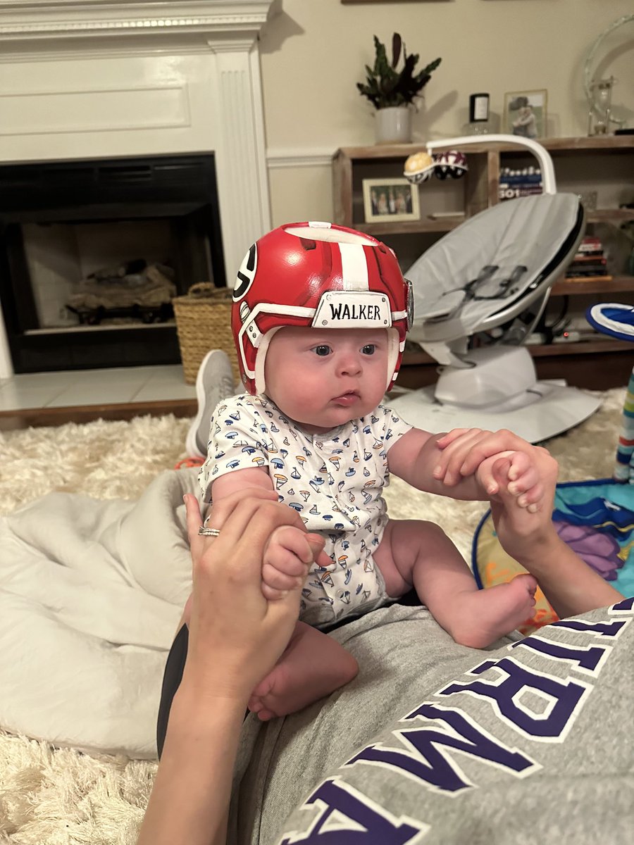 Cutest UGA football fan #NationalSonsDay 💙💛