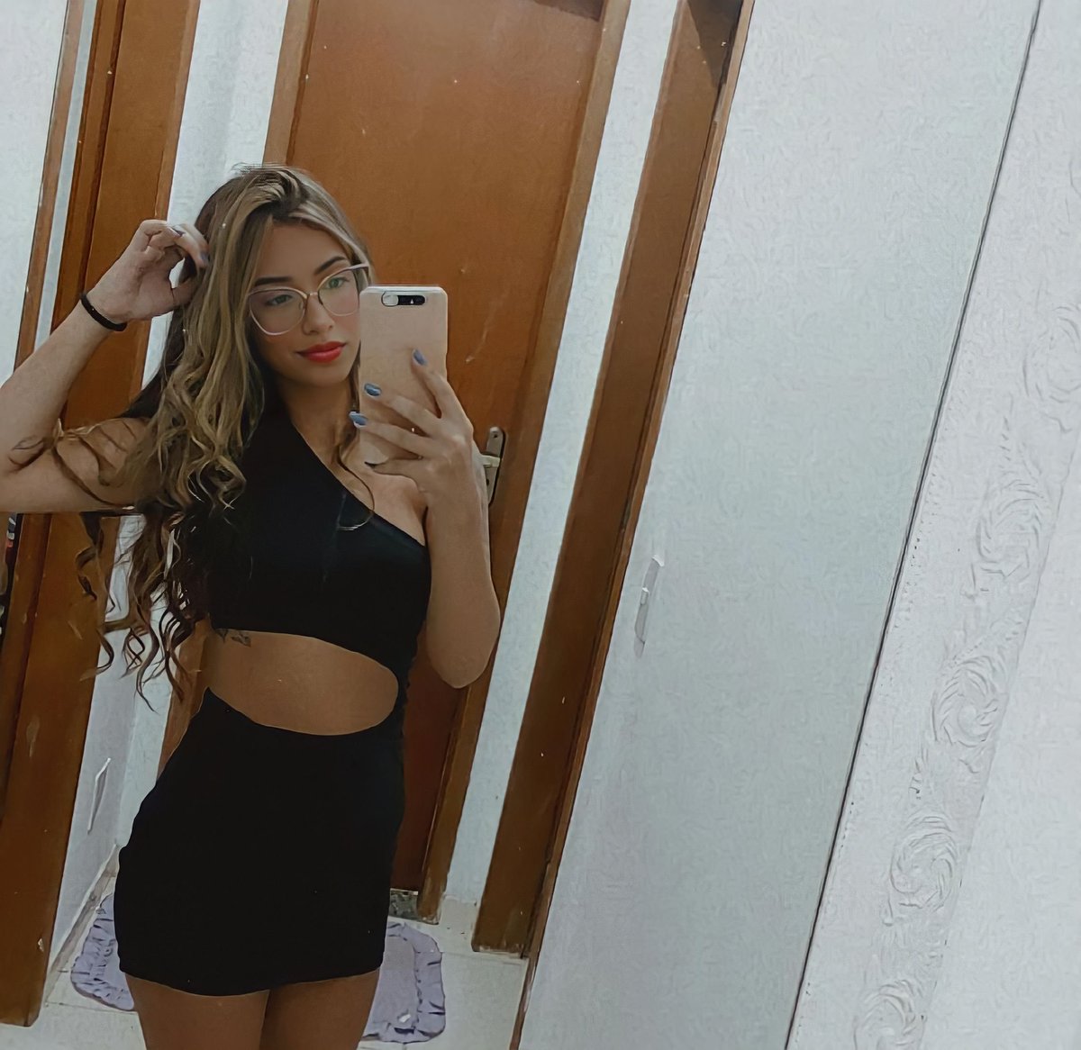 JhSayra's tweet photo. Artigo 01, eu na ida e na volta 🖤✨ https://t.co/grXBxrvBmJ