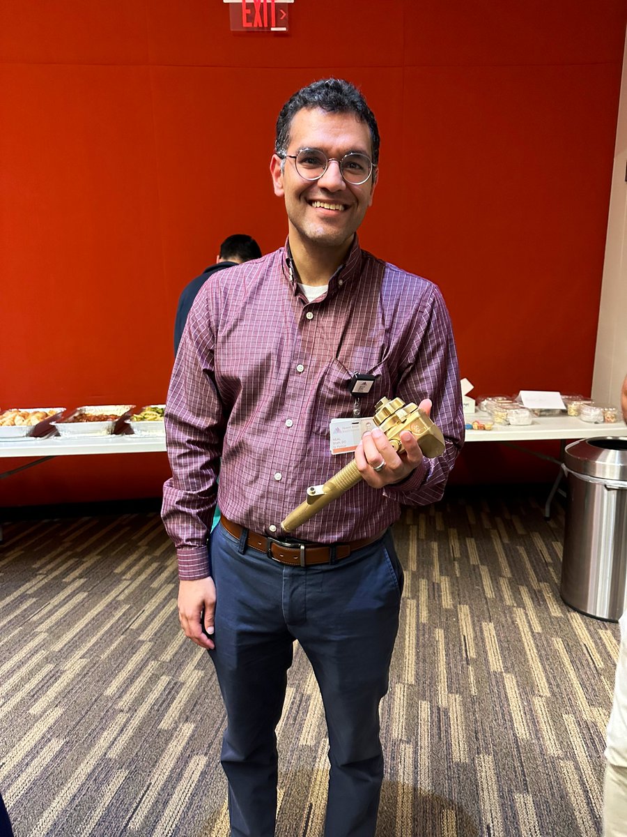 MSSN_Gastro's tweet photo. Fellows and attendings enjoying endoscopy night! 

PS our second year GI fellow, Dr. Shah, won the golden scope for clipping the fastest! Congrats! https://t.co/7MYqFgwlmj