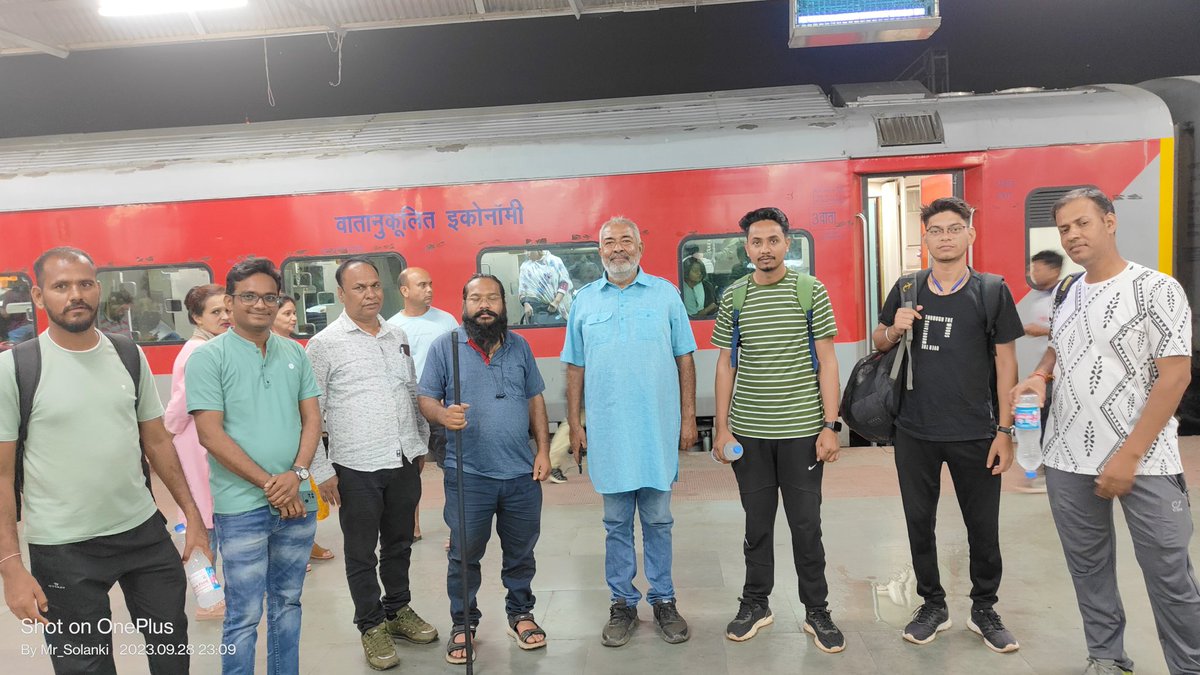 शौक नहीं मजबूरी है....
#पटवारी_आमरण_अनशन
#प्रधानमंत्री_और_पटवारी 
#पटवारी
<a href="/PMOIndia/">PMO India</a> <a href="/CMMadhyaPradesh/">Chief Minister, MP</a> <a href="/ChouhanShivraj/">Shivraj Singh Chouhan</a>
