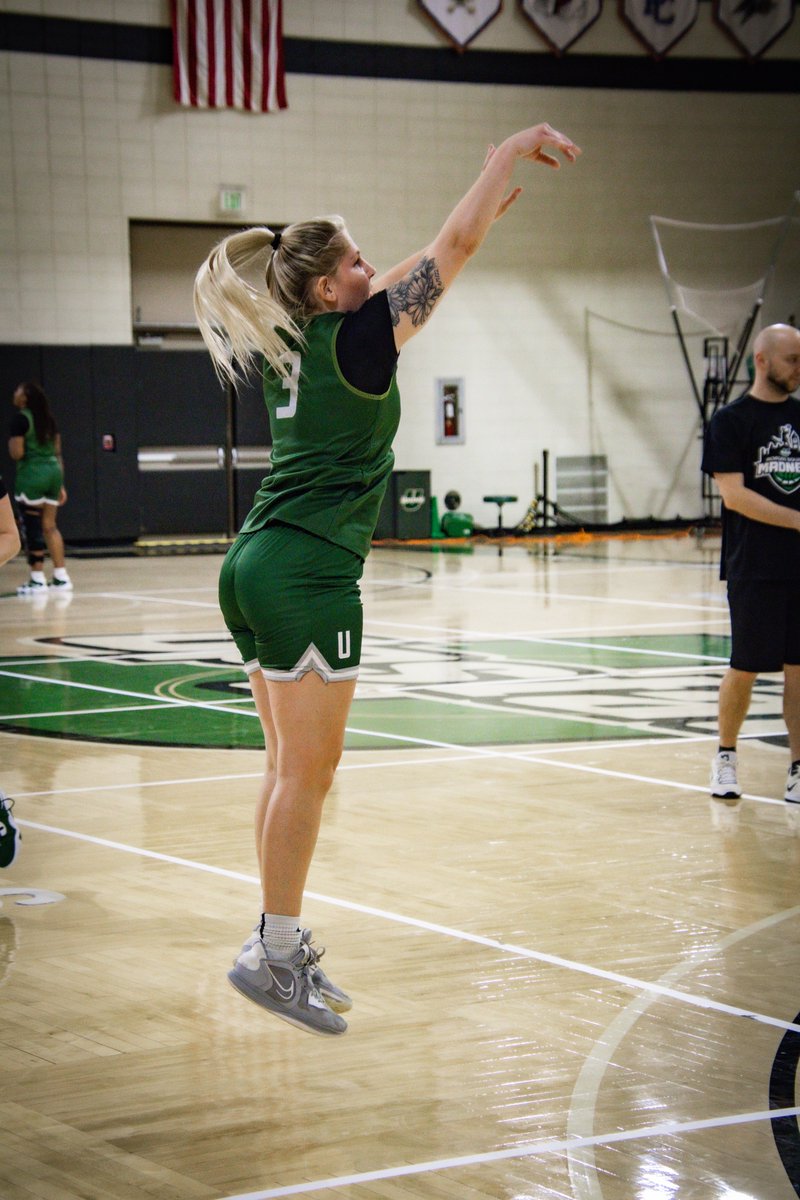 upstateWBB's tweet photo. FIRST OFFICIAL PRACTICE...TODAY was a good day 😎

#BELIEVE #FAMILY https://t.co/5Ganel1acJ