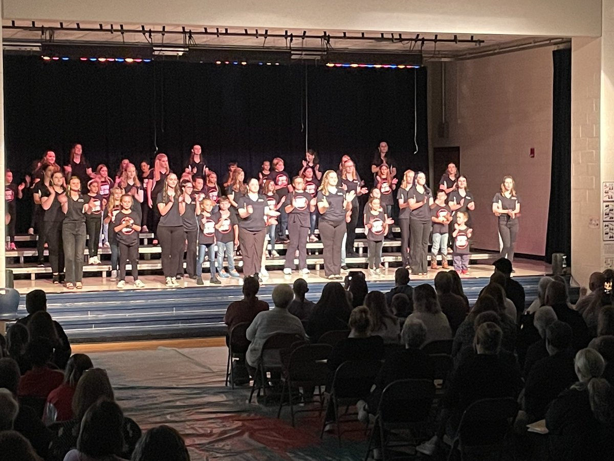 NewPalAsstSup's tweet photo. Watching the @ChoirsNphs Fall Spectacular and catching up with some special students I’ve known since kindergarten has my heart very full tonight! @SouthernHancock @llantrip @VoelzJames @MitchanerNPHS https://t.co/QM9QbD4zu4