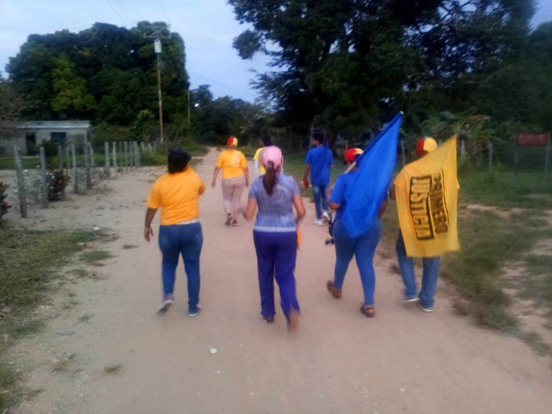 activismopjapur's tweet photo. #Mantecal
#ApureSeguimos recorriendo cada rincón de nuestro estado, hoy en Mantecal Municipio Muñoz visitamos al Sector El chacero y conversamos con sus habitantes sobre la importancia de elegir#LaVenezueladelEncuentro que propone nuestro candidato @hcapriles
@pr1merojusticia https://t.co/u0Sh3aKDLp