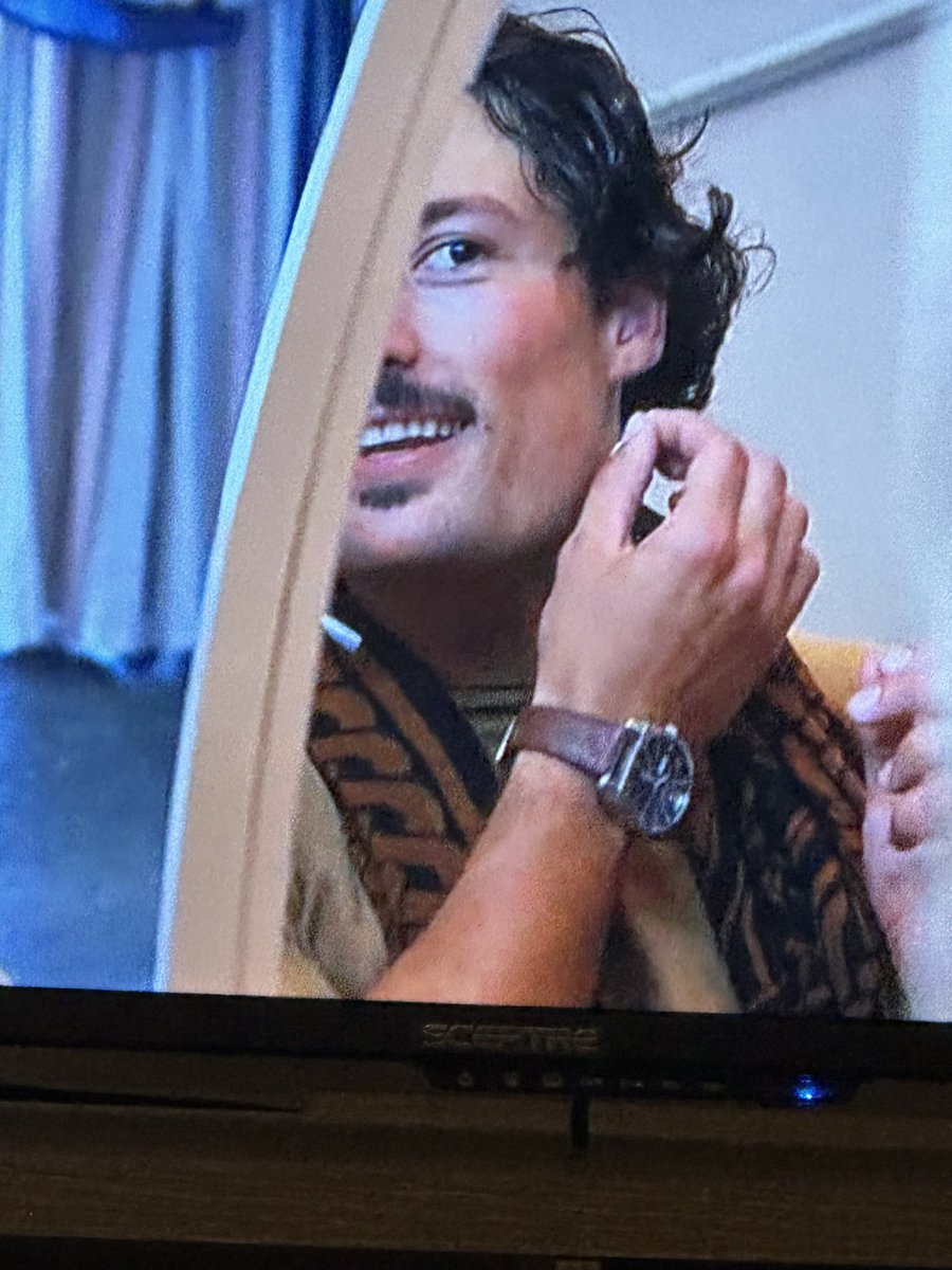 TheBachBabes's tweet photo. I’m genuinely concerned how anyone can find this 24 year old doofus “hot”

#BachelorInParadise https://t.co/gFV58Iir7t