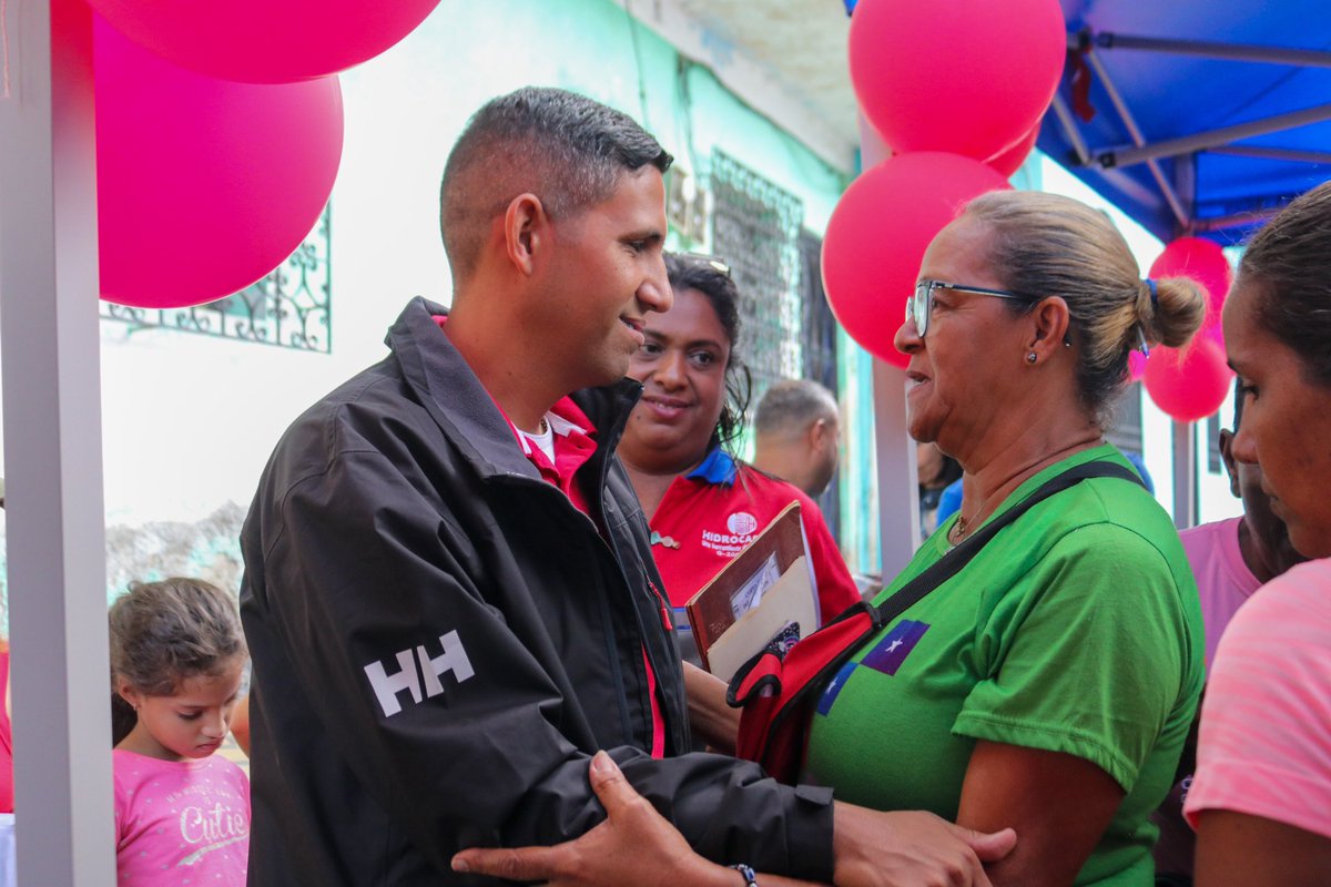 Realizamos la entrega de nuevos materiales para la ejecución de proyectos comunitarios y con las propuestas recibidas en esta asamblea, construiremos el plan de acción de nuevos proyecto que beneficien a las familias de la parroquia. @NicolasMaduro @RMarcoTorres #PatriaYPaz