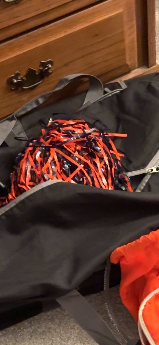 ScottLowery94's tweet photo. Would like to report that the shaker I took to the UMass and Cal games will be making the trip to #Auburn with me tomorrow. Pulling out all the stops. #WarEagle #UGAHateWeek https://t.co/VebB9DX2IY