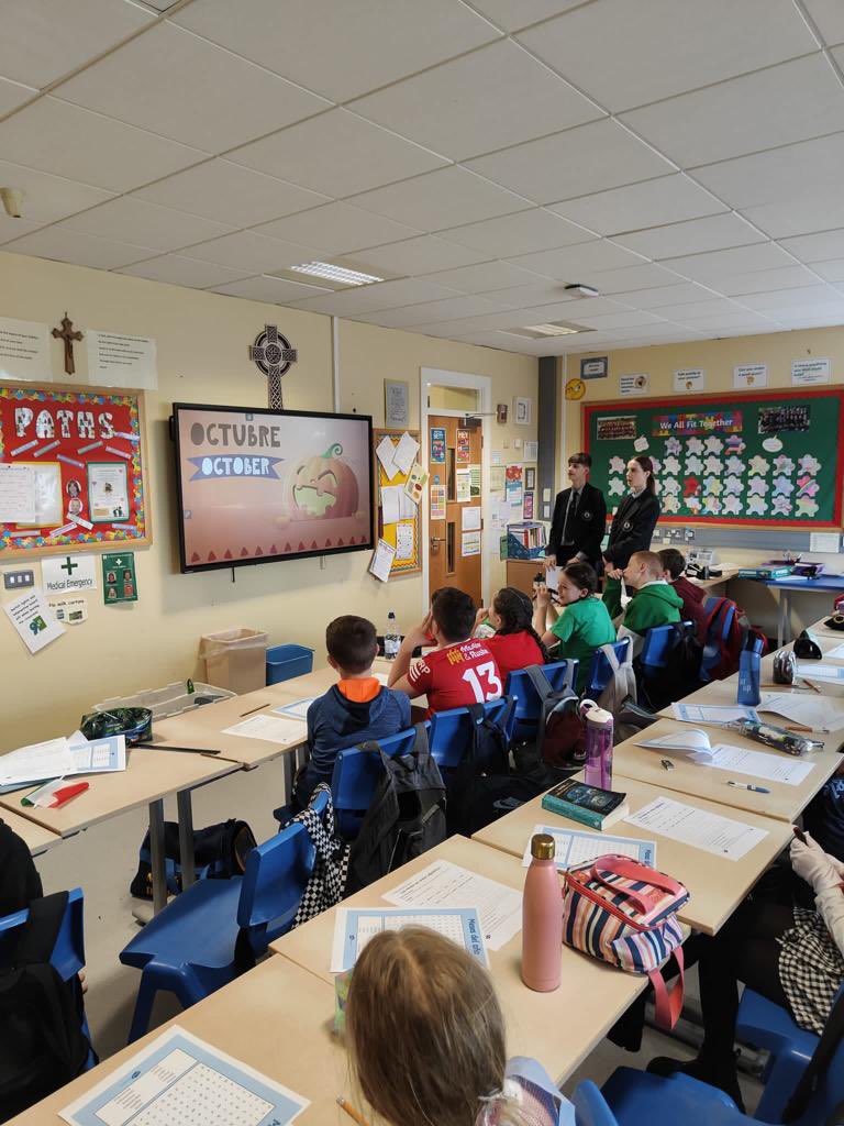 StPatsCollege's tweet photo. 🇪🇺 On Friday, our Post 16 linguists visited St Patrick's Primary School Donaghmore to deliver Spanish lessons for European Day of Languages🇪🇸 The pupils really enjoyed singing and learning new vocabulary🎤🎶😍🌎
@SDonaghmore https://t.co/Gp3iDaZ9AM