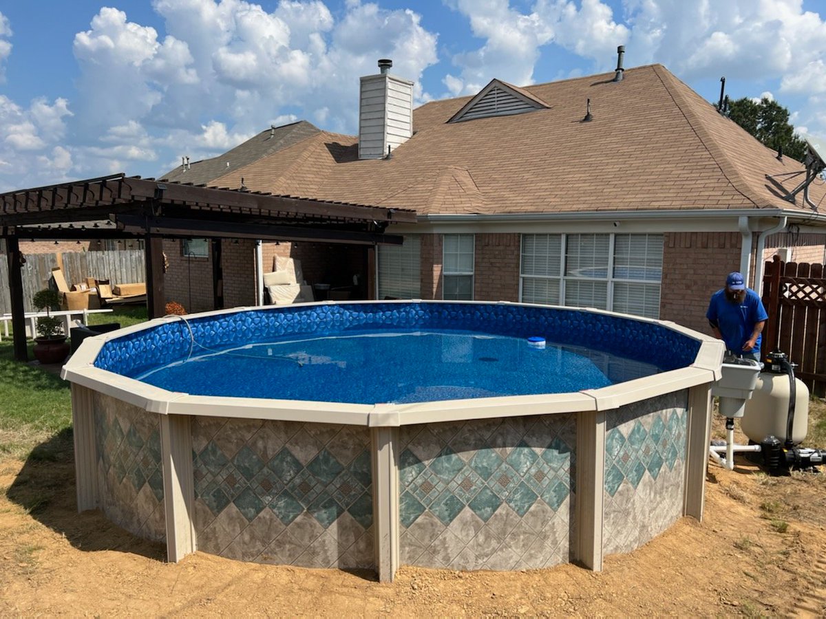 RSPInstallCrew's tweet photo. Our local install crew making customers happy one pool at a time! 🎯
📷 18' Round 52" Copper Canyon by H.I.I. MFG of Doughboy
#RSPInstallCrew #AboveGround #CopperCanyon #Doughboy #SwimmingPool #Memphis https://t.co/ubKehKmkvX