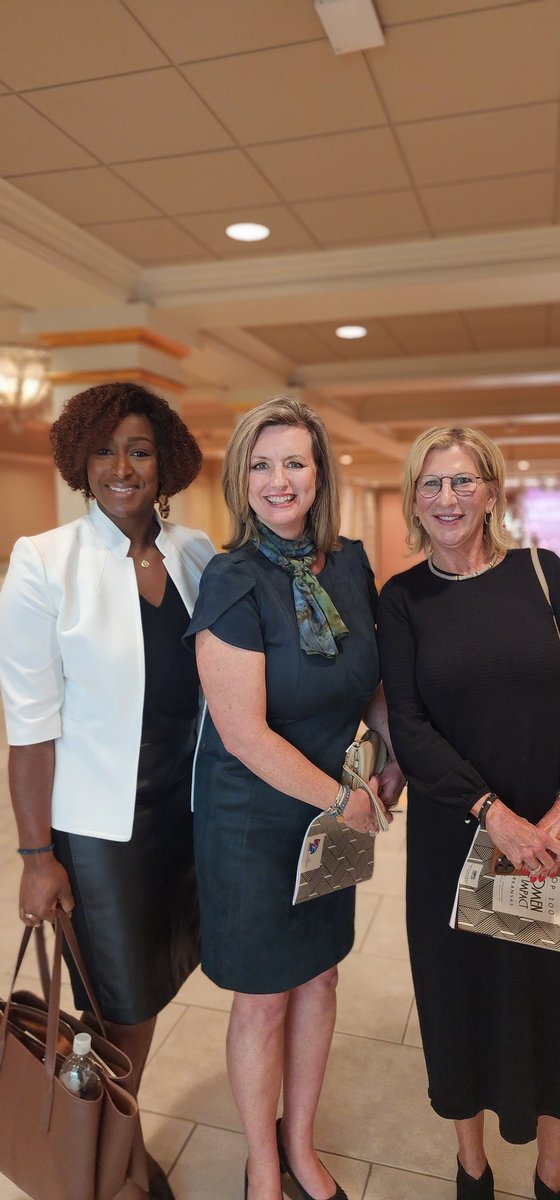 Celebrating with my fellow honorees for the Top 100 Women of Impact in Arkansas, Janet Harris CEO <a href="/Rockefeller/">Winthrop Rockefeller Institute</a> and Mellie Bridewell,CEO AR Rural Health Partnership! #WomensFoundationAR <a href="/NYITCOMAR/">NYITCOM at Arkansas State</a> <a href="/NYITCOMDO/">NYITCOM</a>