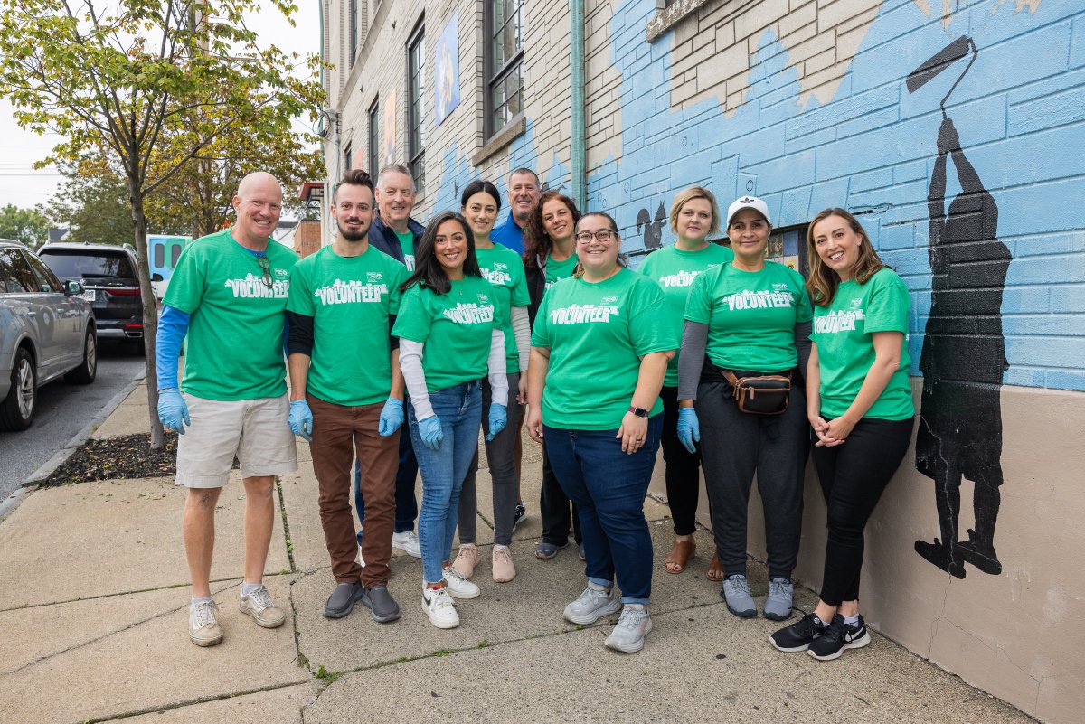 UnitedWayGLV's tweet photo. #ICYMI: @Crayola hosted a #DayOfCaring today where 50+ energetic volunteers came out to clean, organize & make improvements at the Easton Area Community Center & @salvationarmyLV 🌎
Thanks for the support & dedication to give back & make an impact 💙 #LIVEUNITED #DOC2023 https://t.co/bN2j4ZCHOC