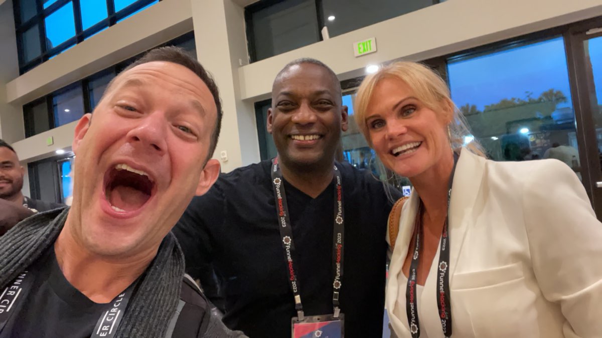 DeGazonAnthony's tweet image. 💥Finally met @DaveLindenbaum in-person.  Ton of hugs and high-5s.  He&apos;s the best and the real deal.  
PS - Day 2 is pumping.  #FHL2023