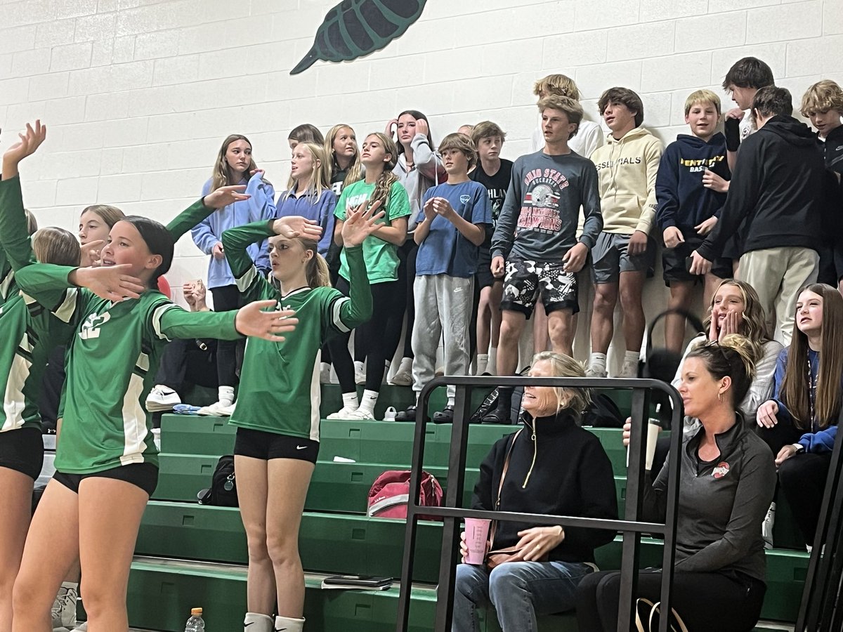 MrHenryHMS's tweet photo. Great student section cheering on the VB Hornets vs Wadsworth. @jbaileyHLSAD https://t.co/DlbA5KFt8e