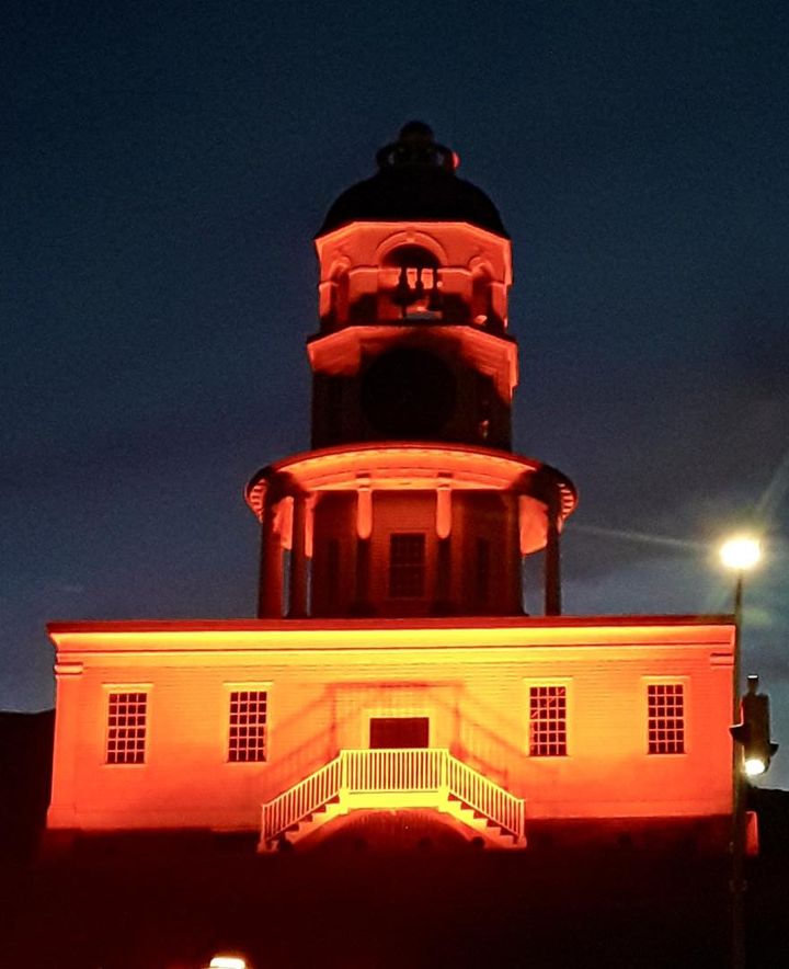 Le 30 septembre, Parcs Canada commémorera la Journée nationale de la vérité et de la réconciliation en illuminant en orange l'horloge du LHN de la Citadelle-d'Halifax.

Écoutez les témoignages des survivants du pensionnat indien de Shubenacadie : ow.ly/JR5i50PQQs9