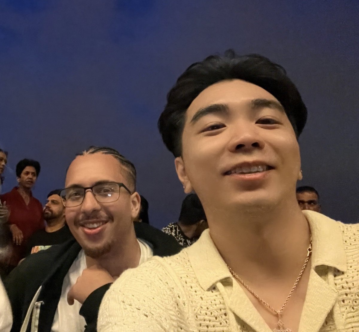 two models streaming Valorant
twitch.tv/zavlor