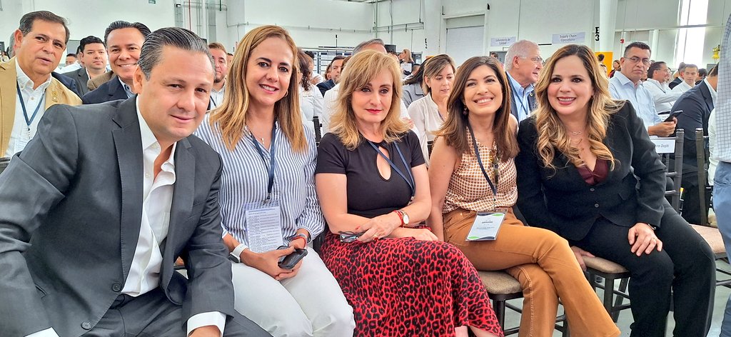 Acompañando al Gobernador <a href="/mrikelme/">Miguel Riquelme</a> la secretaria <a href="/Tessygb/">Tessy Guajardo</a> asistió al evento de inauguración de la empresa #Martinrea planta de estampados ll, con lo que se generarán 420 empleos más en nuestro estado. Con estas acciones demostramos que #FuerteCoahuilaEs