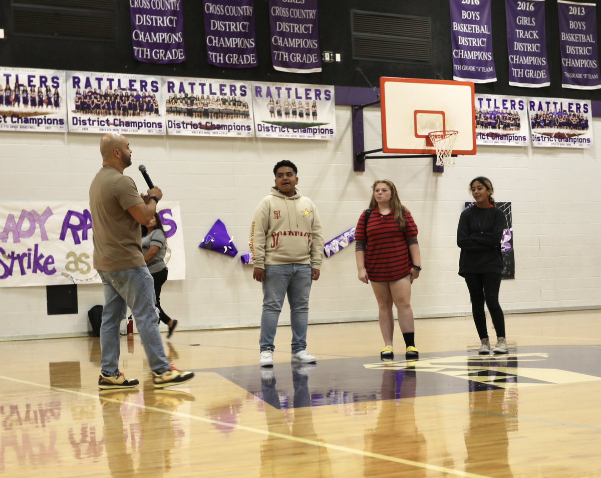 MillerSMCISD's tweet photo. Wow!! What an amazing guest speaker!!
Thank you to Ernesto Mejia, CoolSpeak, and GearUpSMCISD for the amazing and inspiring talk with our students during todayβs assembly!
#GEARUPworks
#GEARUPweek https://t.co/5BXGDtJCRB