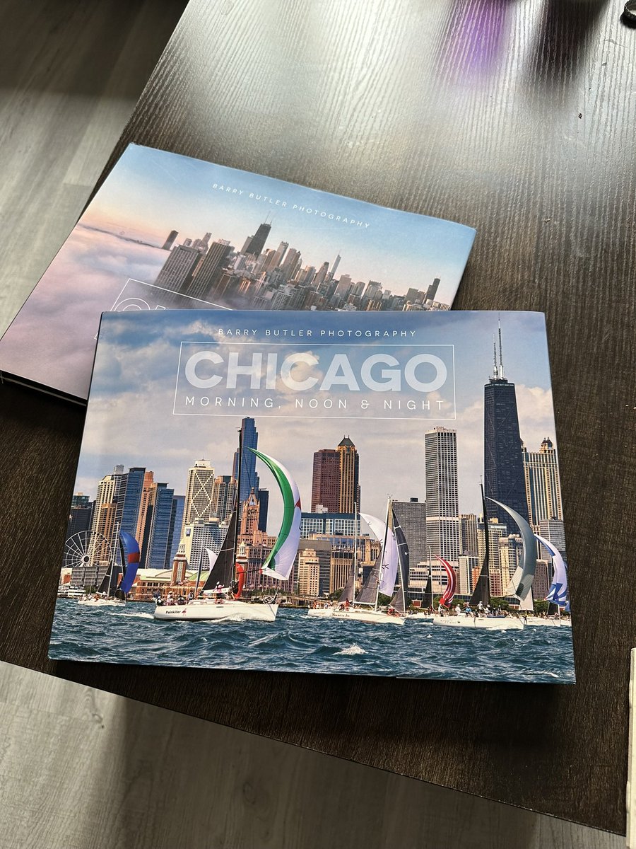 RCoombs77's tweet photo. It’s arrived 🙌🏻🙌🏻 Thank you @barrybutler9 for another amazing book! You capture Chicago better than anyone https://t.co/zN5wKMncYH