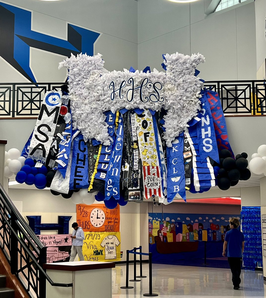 pdhumphries's tweet photo. You know you live in Texas when the mums come out!  This is INCREDIBLE!  A display of so many of our organizations!!! @Hebron_HS @Amy_Boughton @HebronHS_StuCo #HOCO2023 https://t.co/ktwWPvsQfD