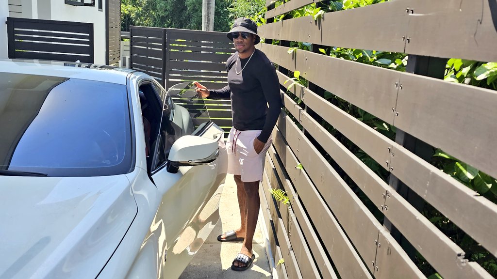 YohanBlake's tweet photo. Whatever you do, good or bad, people will always have something negative to say about you, and that's life. So whatever you are doing, keep doing it and make sure you give it everything you have. #selfcare #positivethinking #Mindset https://t.co/bK1Sp6zEBB
