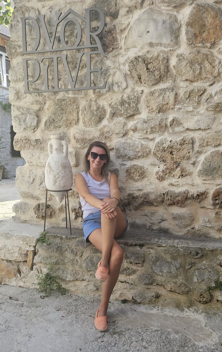 DragaPerisic's tweet photo. Najmanje od svih naselja na ostrvu Hvar - posebno mjesto 🩶
#Pitve
#HvarIsland
#Croatia https://t.co/vpqEw1gAZd