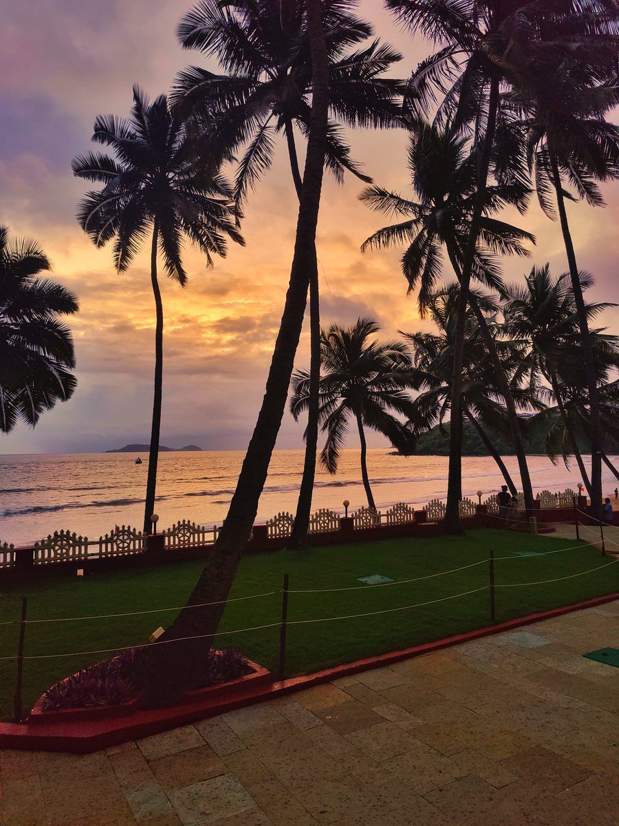 code_byter's tweet image. Attending Nullcon Goa 2023 was a blast! 🎉
I had the incredible opportunity to present a talk on hacking my RayBan Stories camera sunglasses. Being in the vibrant setting of Goa and interacting with so many talented individuals in the security domain truly enriched my…