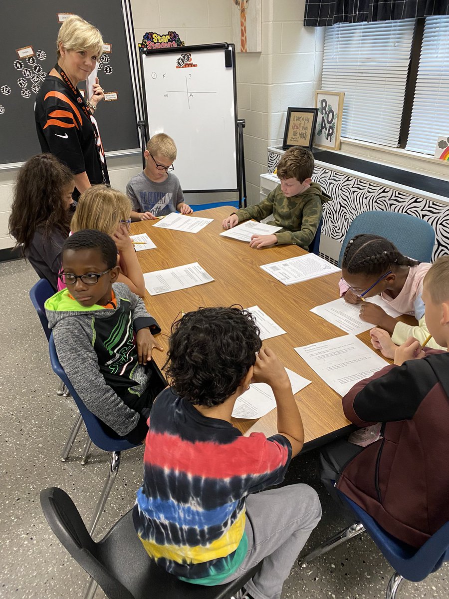 Stopped in 4 classrooms this morning <a href="/wolvestweet/">Woodland Elementary</a> and saw targeted small group instruction in everyone 👏 single 👏 one 👏!!! #WEareLakota