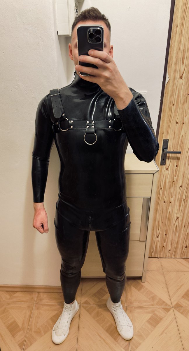 No #rubber shining look 😋