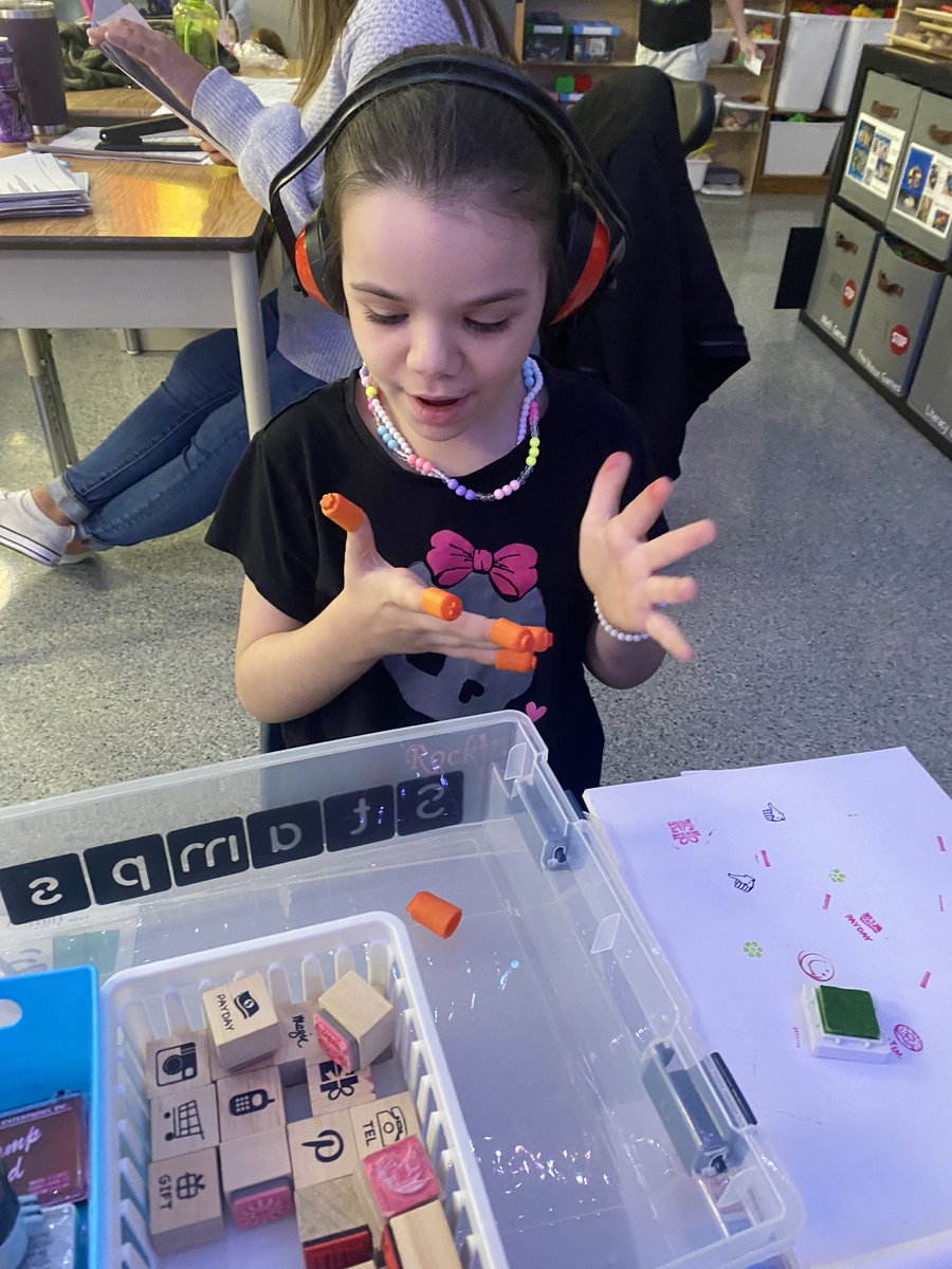 PrincessEGAINS's tweet image. This lady tried a few #new things today including #stamping and, even more fun, @PlayOsmo where she #interacted #independently for the #first time with the #CreativeDraw! @MsRuggaber @MrsMoore119 @WinneyKelly @kathcollins67 @cmills_gecdsb #GECDSBGains @gecdsbpro @PEPanthers