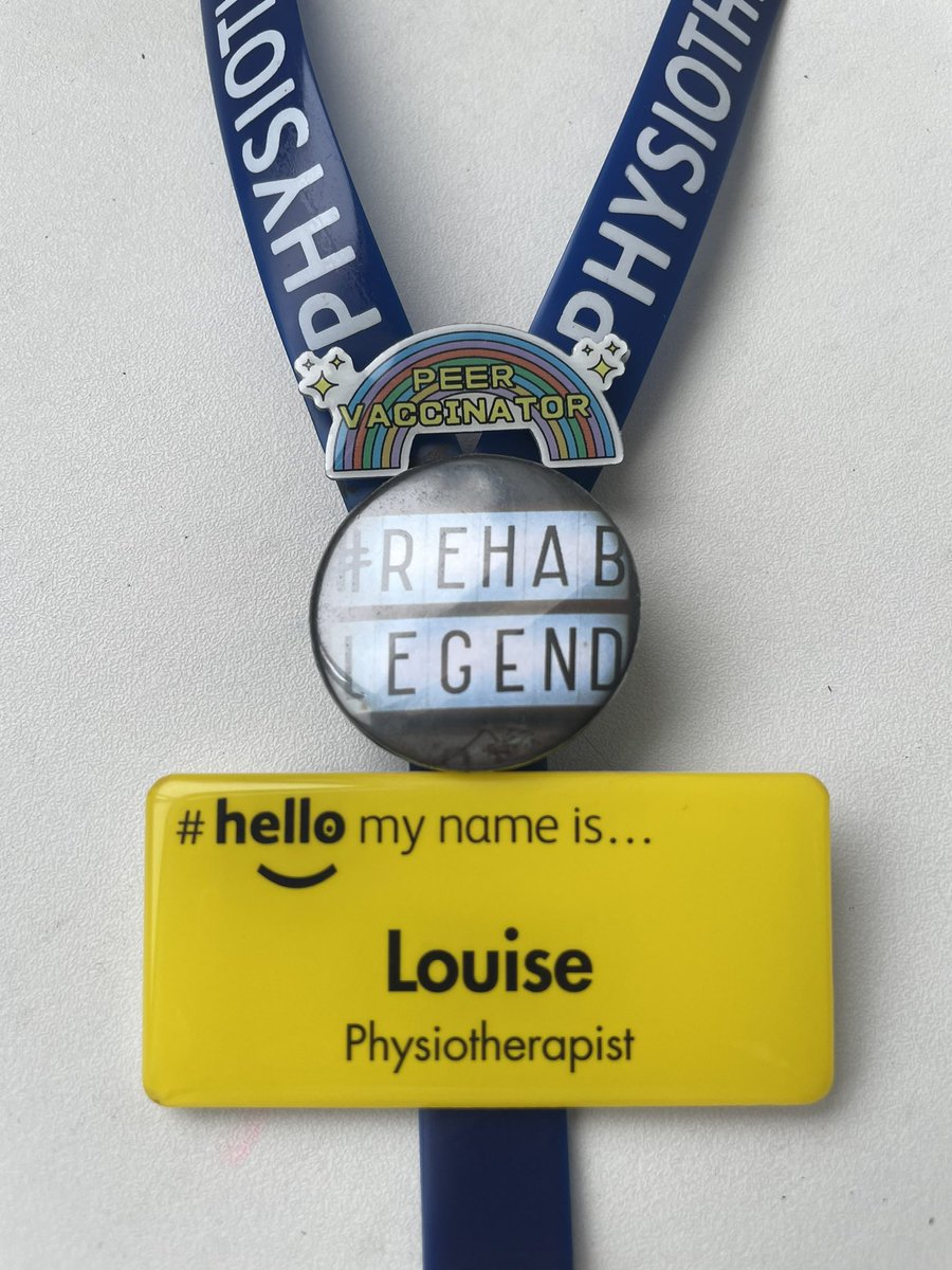 Proud to be adding a #PeerVaccinator badge to my Physio lanyard for @BucksHealthcare after getting my competencies & first 4 #fluvaccinations signed off today 💉Thanks to Helen K & team @bhtahp @CHMoss2 @mav_ghalley @NMacdonaldBHT