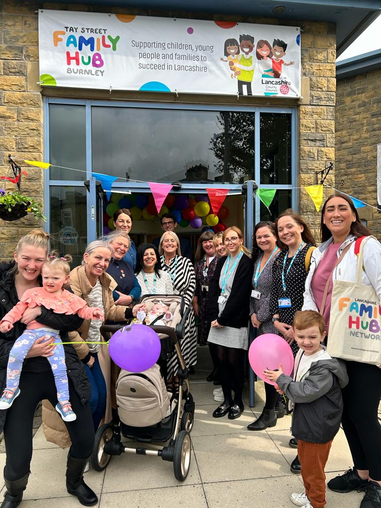 BW_HWTEAM's tweet photo. Today we supported our local #familyhub @LancashireCC carrying out #enhancedhealthchecks and meeting many local families #networking with @BPRCVS @WeAreLSCFT @ELHT_NHS @LancsPolice @LancashireFRS @Calico_Group @TogetherBurnley @BurnleyEastPCN #familysupport #burnley https://t.co/luFP5wUZmV