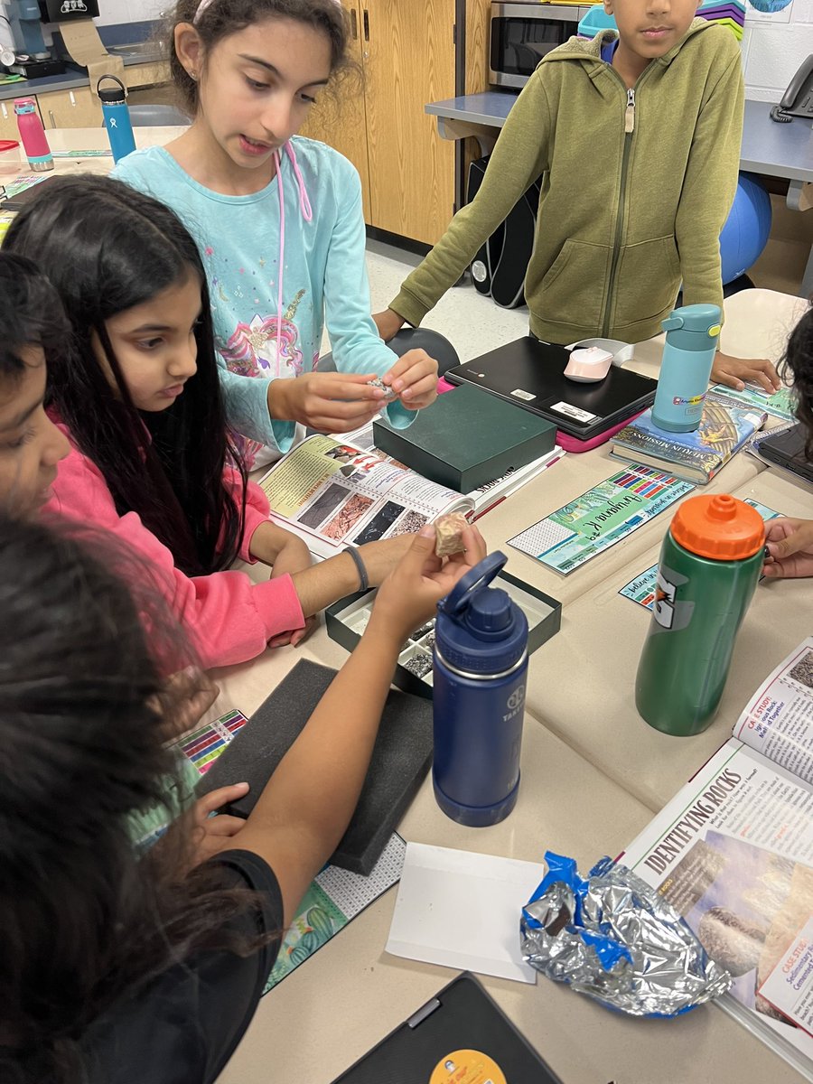 Laura Neff (@mrsneff5th) on Twitter photo Today these kiddos got to check out sedimentary, igneous, and metamorphic rocks! <a href="/Discovery_elem/">Discovery Elem</a> Today these kiddos got to check out sedimentary, igneous, and metamorphic rocks! <a href="/Discovery_elem/">Discovery Elem</a>