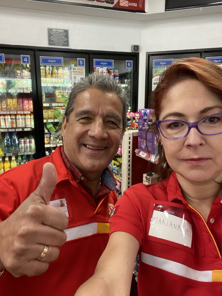 soymarianah's tweet photo. Hoy me invitaron a trabajar un rato en @Tiendas_OXXO con el fin de escribir una crónica. Espérenla pronto. ¡Gracias! https://t.co/NwXxWDvnMa