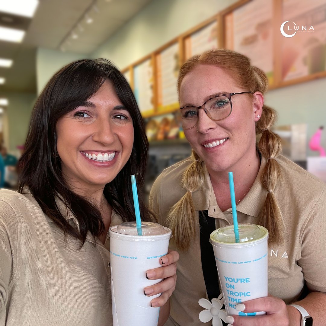 lunabrandmgmt's tweet image. Smoothies are ready, polos are on, and the Luna Brand Management team is prepared to tackle the day!🥤Stay tuned; we&apos;ve been doing more local client visits, and you don&apos;t want to miss seeing some behind-the-scenes sneak peeks! #behindthescenes #clientvisit