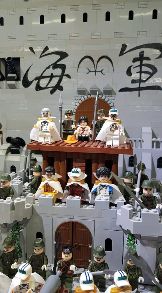 A Mongolian fan put 2 tons of lego to good use and built Marineford!