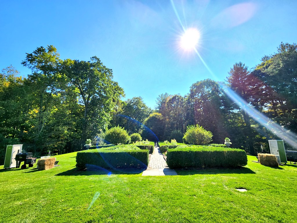 I feel like I'm in Europe 🌍🌞
<a href="/AUBERGERESORTS/">Auberge Collection</a> <a href="/MayflowerInnCT/">Mayflower Inn</a>