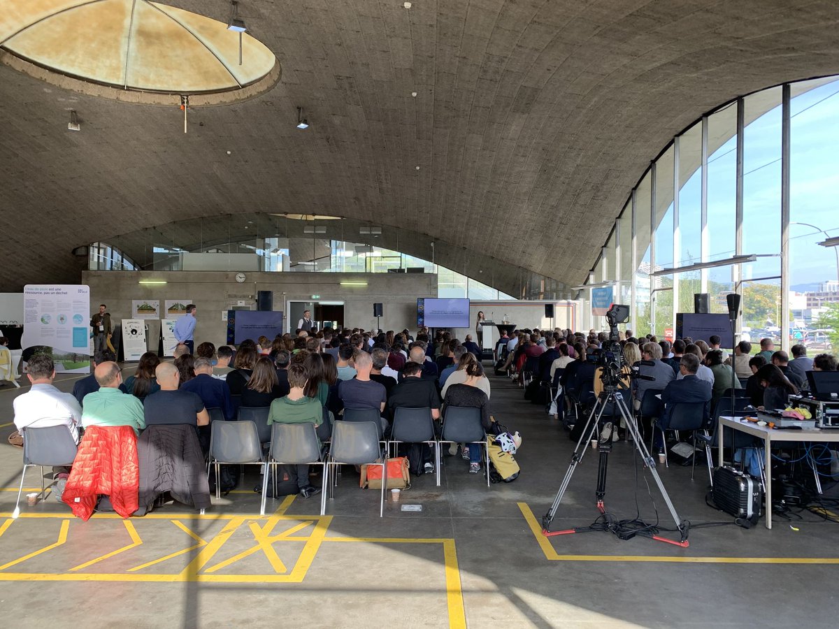 IrhaH2o's tweet photo. Retour en image sur la journée #eauenville organisée par @ oceau et @ fai . C'est rafraîchissant de constater que les discours, les mentalités et les pratiques évoluent en matière de gestion paysagère #eaudepluie. 🌧️ #eaudepluie #eauenville #eba https://t.co/8krIl86JXW