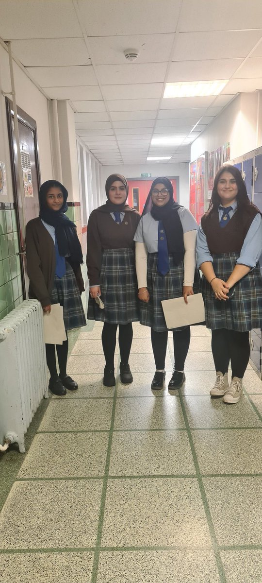 Mrs Hamilton tweet media