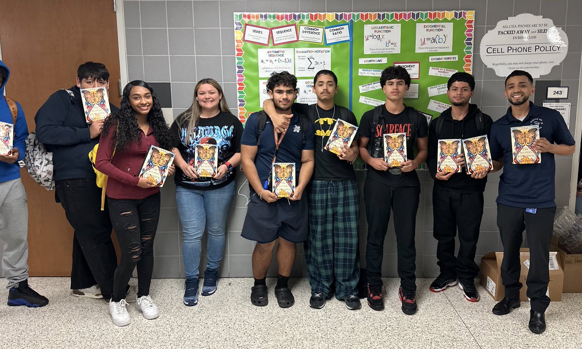 JesusMHernand19's tweet photo. Received our class set copy of Fire Keeper’s Daughter, shared a sneak peek of what it’s about. What a fantastic way to end the day 😀 https://t.co/oHZ2PHuDNN