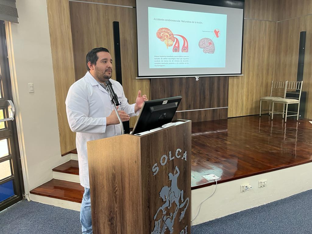 Solca_Manabi's tweet photo. Se impartió una charla médica educativa sobre la Enfermedad Cerebrovascular dirigida por el Dr. Blas Bernardi medico responsable del área de Emergencia al personal de la institución. Esta iniciativa es parte de la educación continua del área de SSLGARD. https://t.co/LdfNeXI5eC