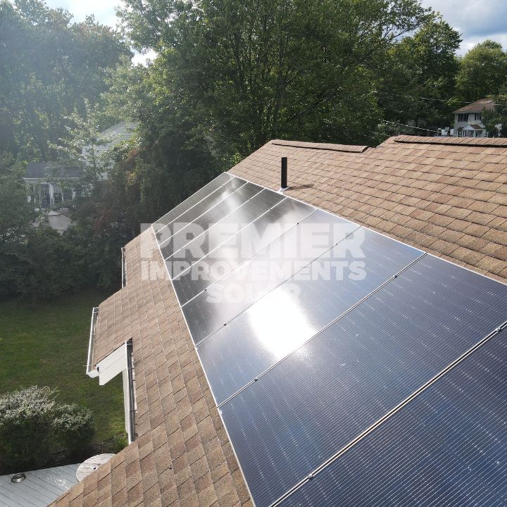 PremierImprove's tweet image. 😎 Check out some Installation Images from our latest Solar Panel Installation in Southington, CT.

✅ Give Us a Call, We are always Happy to Help!!!

(860) 969-4006 📞

#southingtonct #solarpanels #silfabsolar #premierimprove1 #solarinstaller