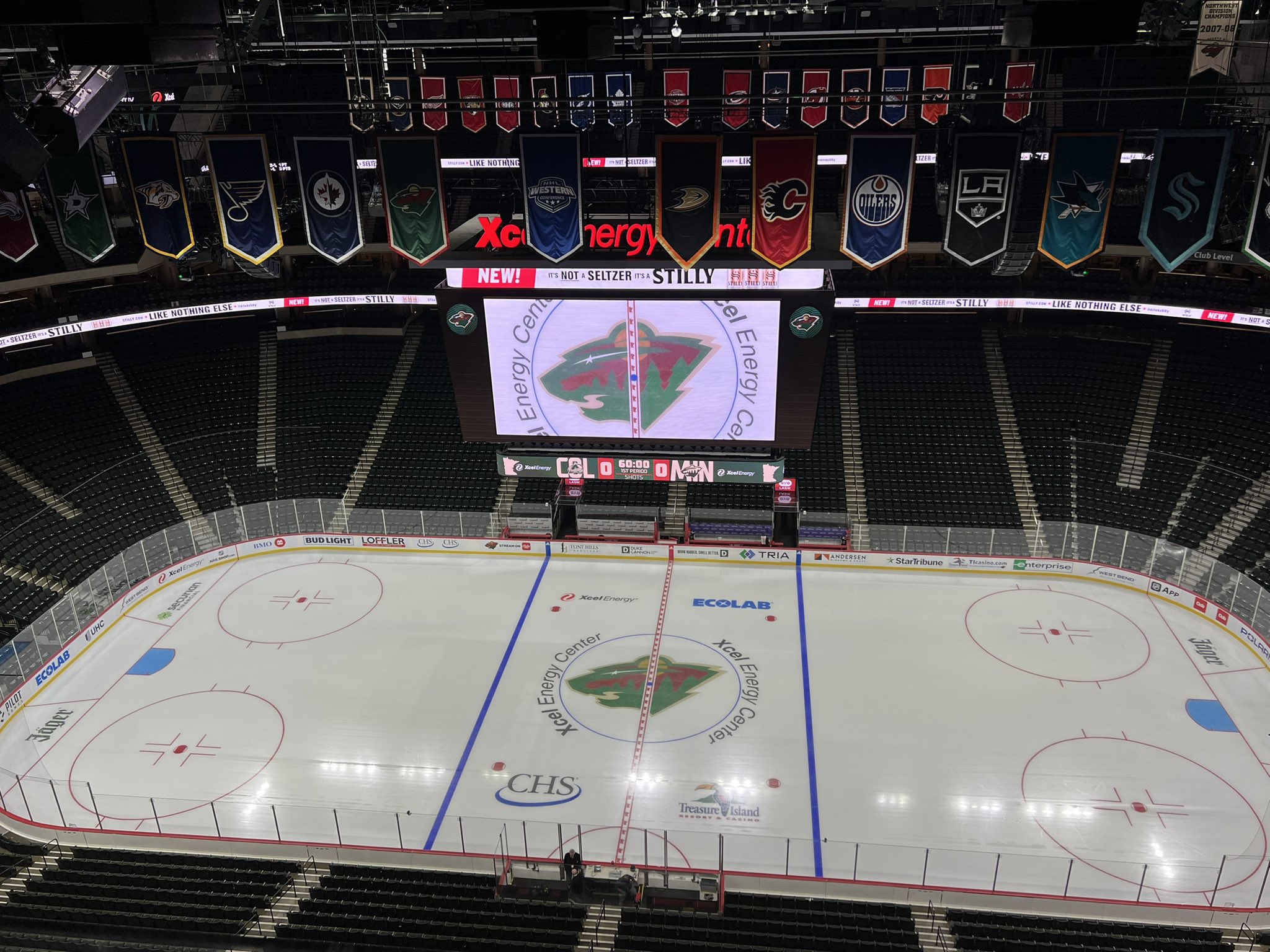 Michael Russo auf X: „Hockey Fights Cancer Night for the #mnwild. Awesome  sweaters, and Sturm, Merrill and Hartman are wearing ballcaps   / X